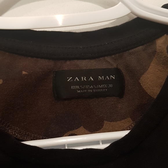 Zara Man Basic Tee with Camo Pocket - Picture 2 of 2